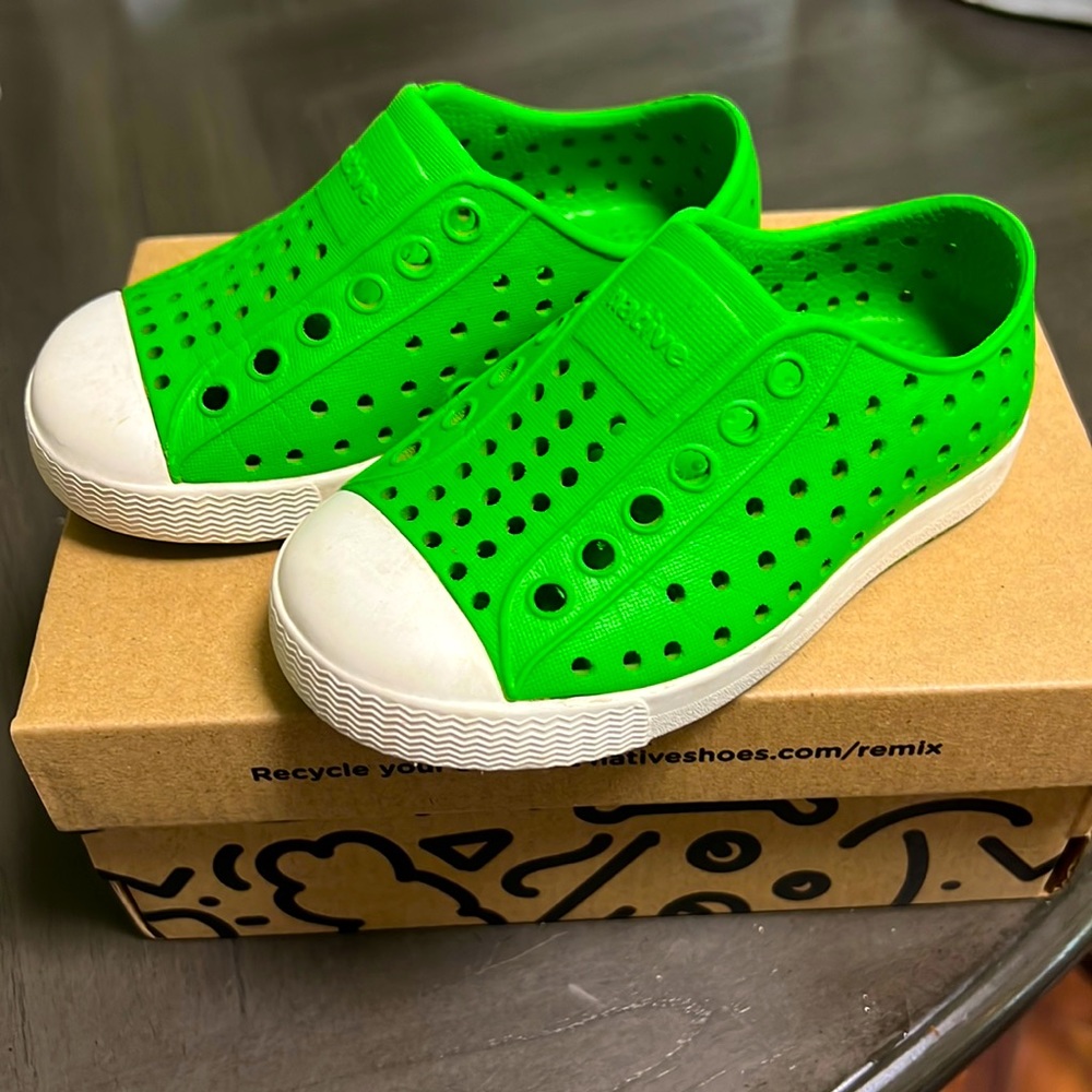 Excellent like new. Worn a couple times- wrong size purchased.